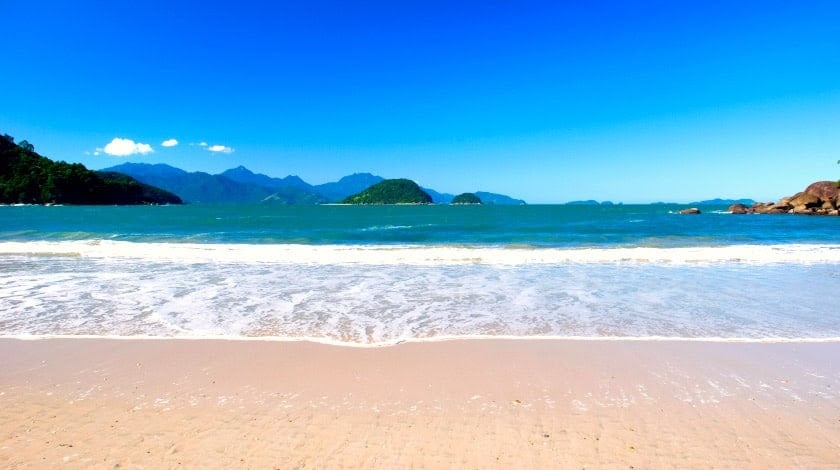 A Praia do Lázaro é um das mais procuradas pelas famílias que visitam Ubatuba