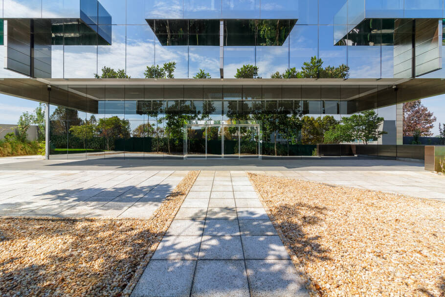 Hotel Suryaa Curio Collection fica a apenas 13 km do centro de Curitiba