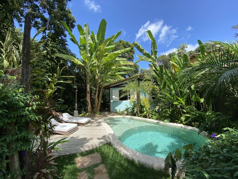 No Quadrado de Trancoso, o UXUA restaura casas de pescadores com materiais de reuso, valorizando a cultura local