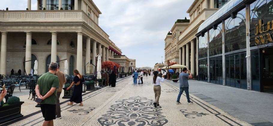 Katara Cultural Village abriga a primeira rua com ar-condicionado do mundo