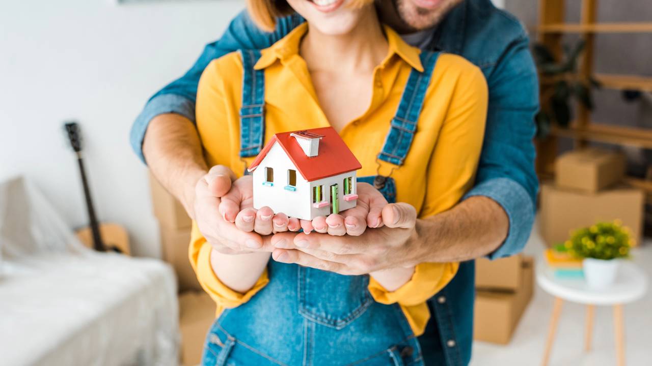 De casas gigantes a espaços acolhedores: veja o que significa a arquitetura dos seus sonhos e como ela mapeia suas próximas decisões de vida.