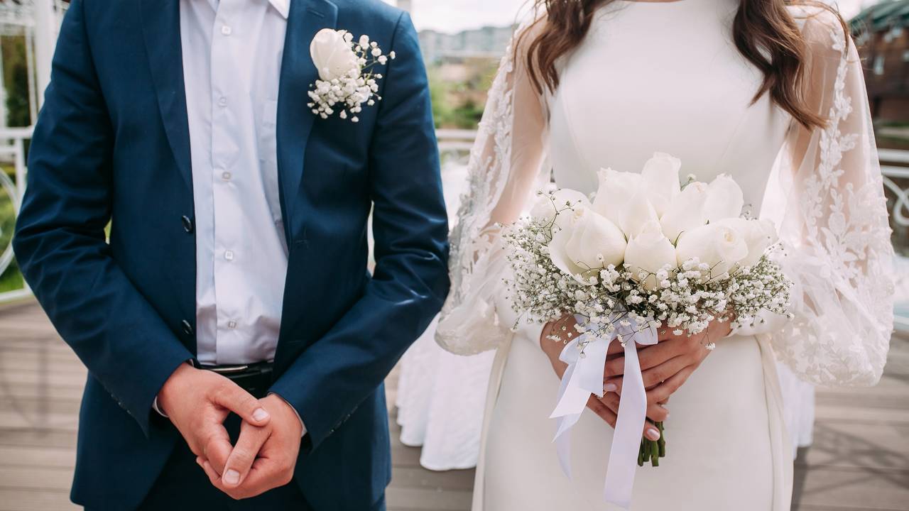 Transforme a hora do banho no melhor momento do dia! Compare o gasto de água entre chuveiros potentes e banheiras para economizar em 2026.