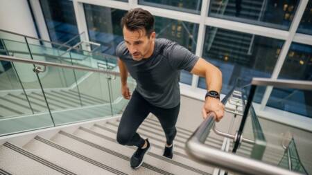 Subir escadas aumenta rapidamente a frequência cardíaca