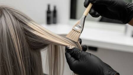 Tonalizantes suaves neutralizam o amarelado sem agredir os fios