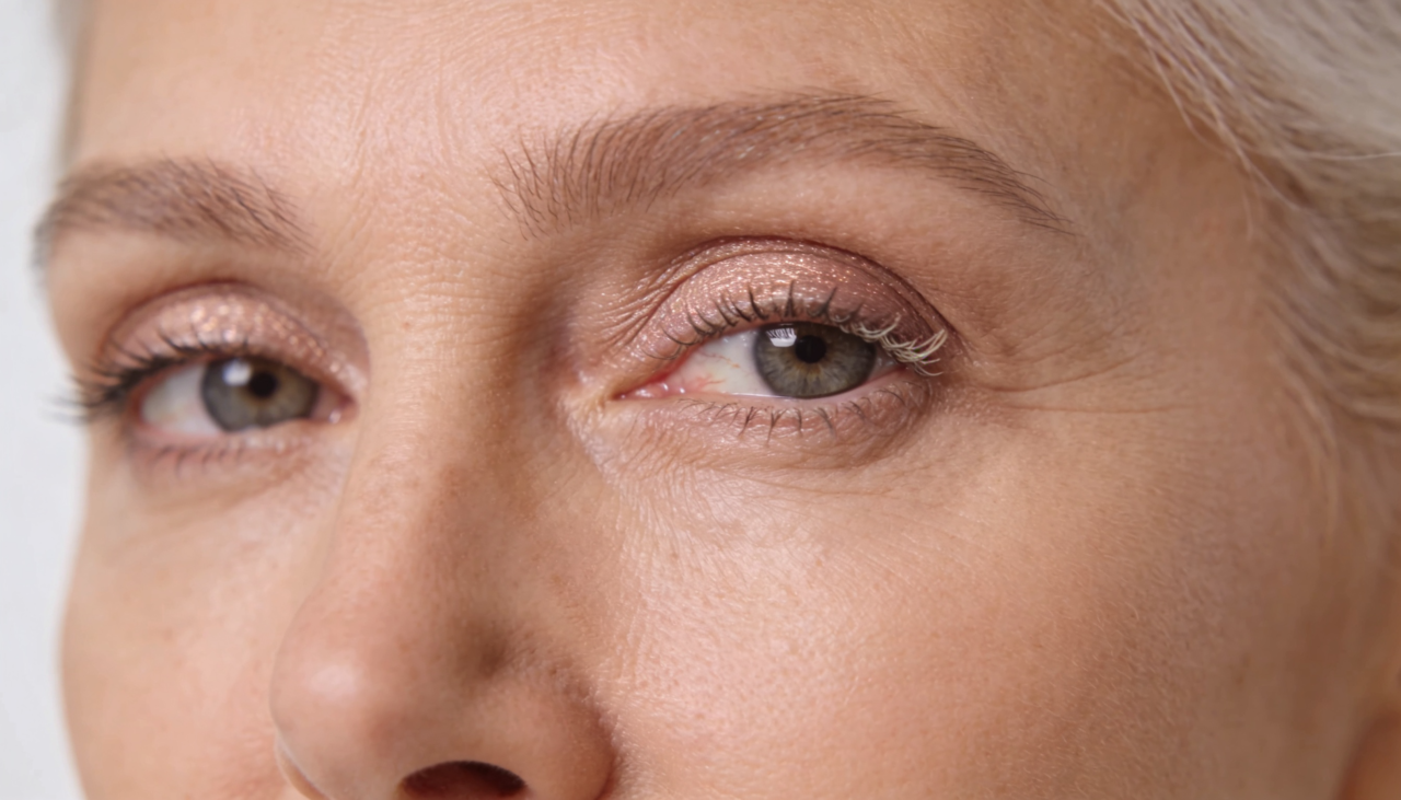 Alguns hábitos comuns acabam envelhecendo o visual mesmo sem intenção