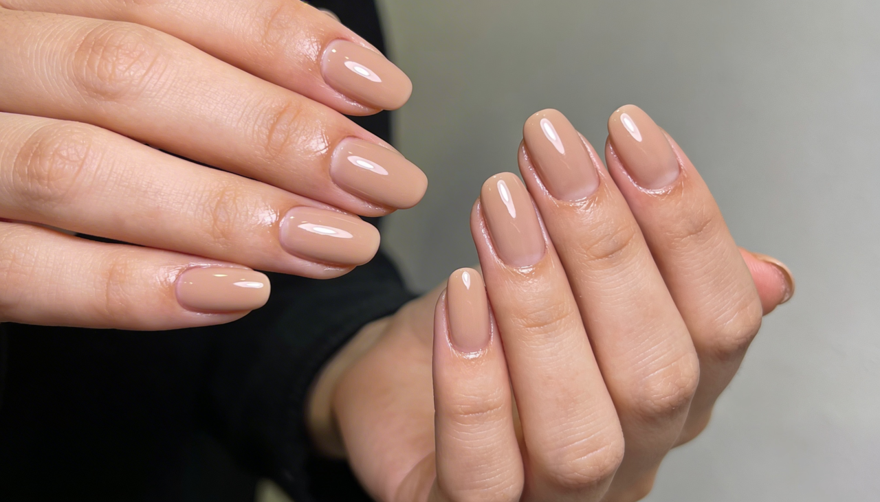 O esmalte rosa claro ocupa um lugar especial no universo dos tons discretos