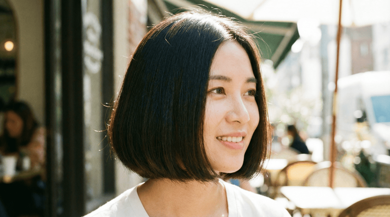 O “bob bolha” pode ser descrito como um bob de comprimento entre o queixo e os ombros, com base reta e leve suavização das pontas