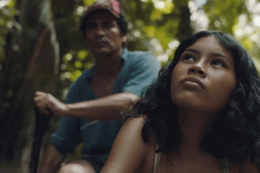 No filme “Manas”, Marcielle enfrenta os desafios de crescer em uma comunidade violenta, enquanto busca mudar seu próprio destino (Imagem: Reprodução digital | Paris Filmes)