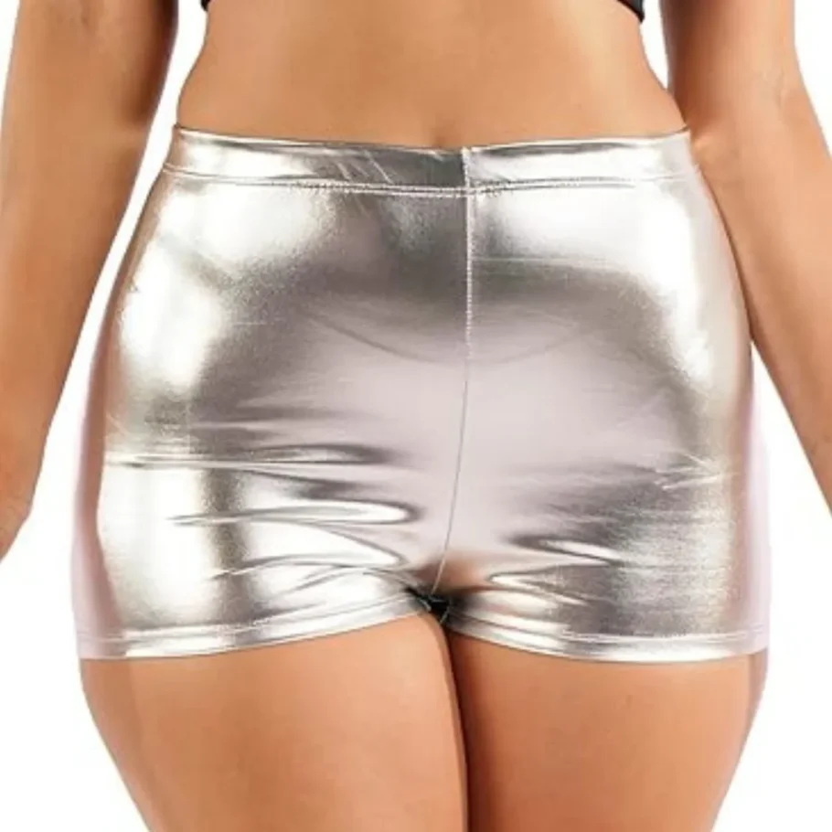 Short metalizado por R$41,59 (20% OFF)