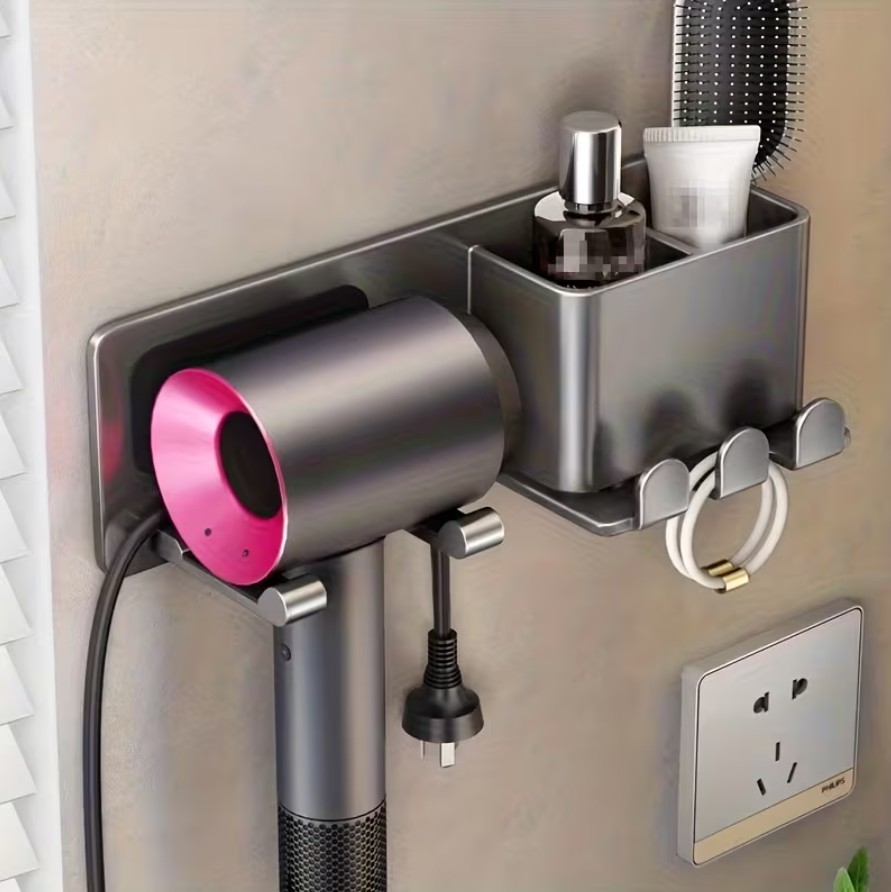 Esse suporte de secador com uma prateleira sai por R$102,92 na Temu