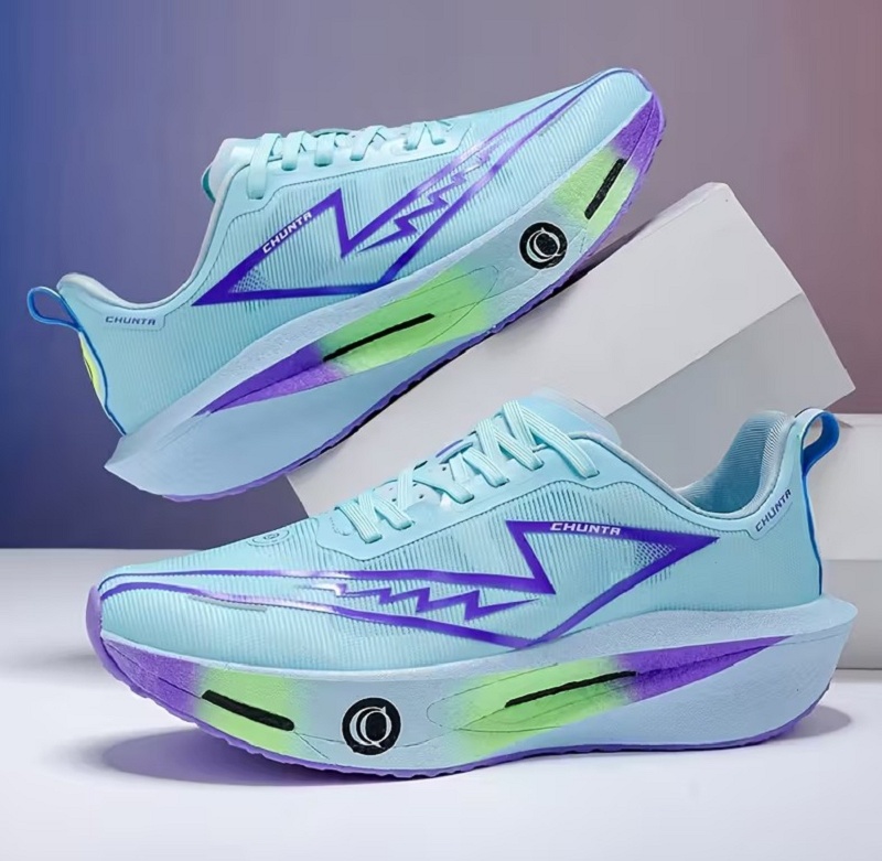 O tênis de corrida da Chunta sai por R$172,93 na Temu