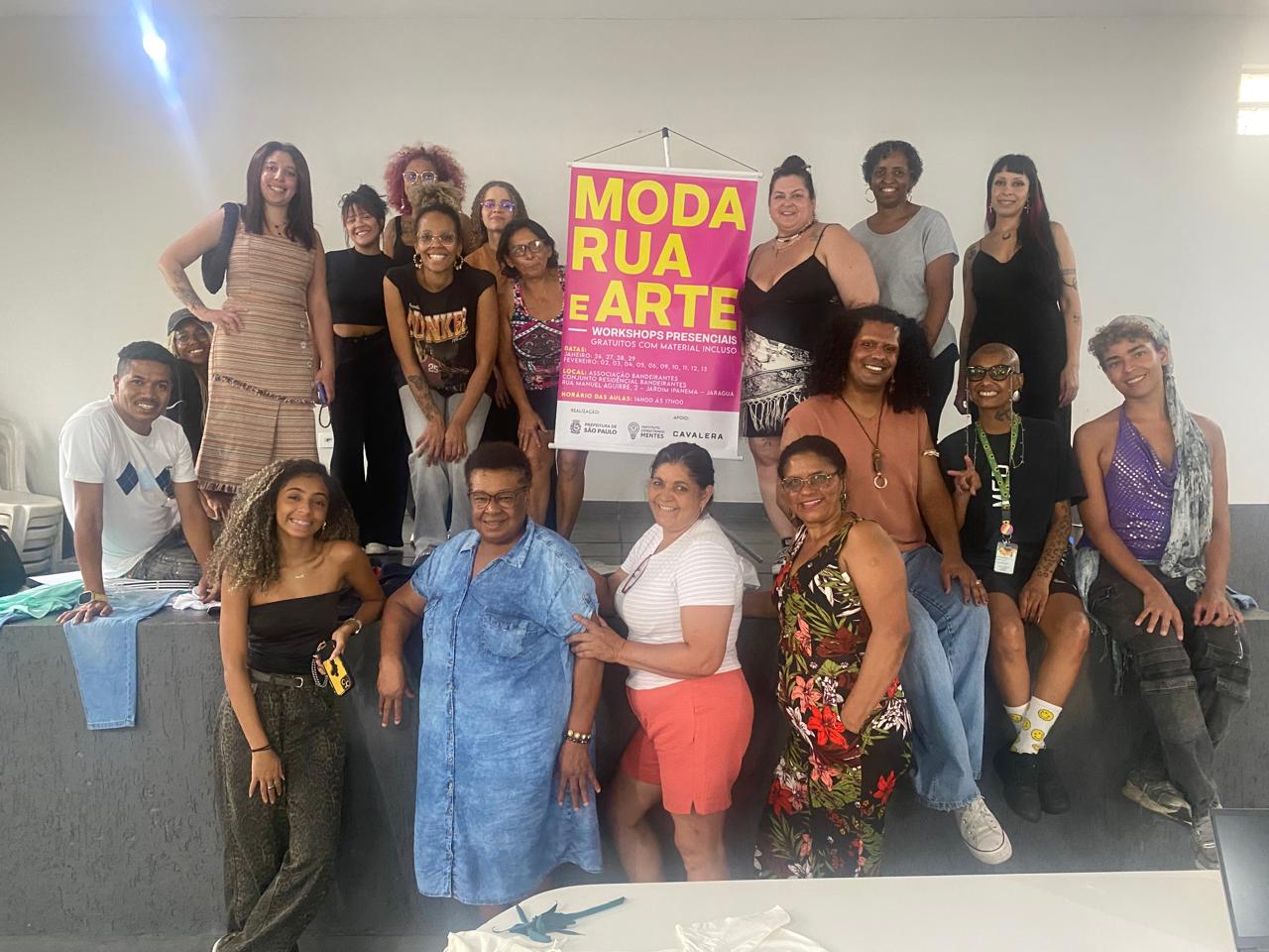 Os participantes da primeira turma do Moda Rua e Arte