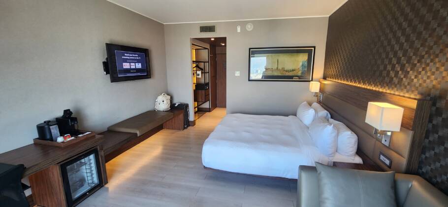 Quarto do AC Hotel Santiago Costanera Center