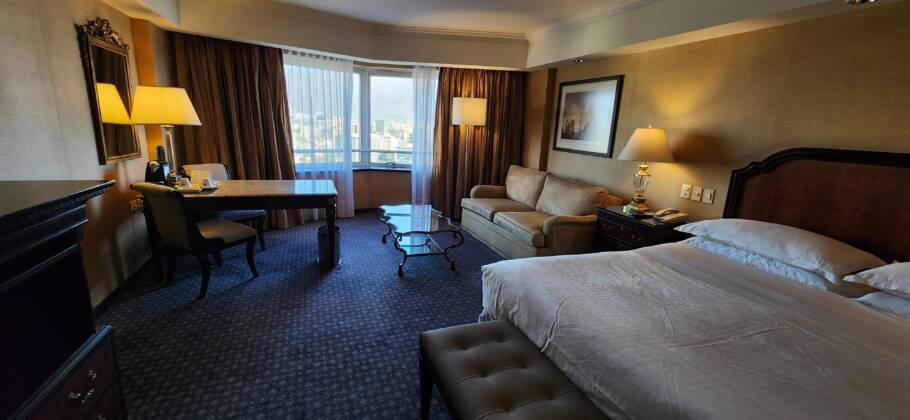 Um dos quartos do Sheraton Santiago