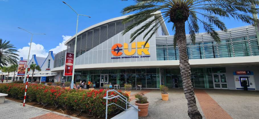 Aeroporto Internacional de Hato fica a 14 km de capital Willemstad
