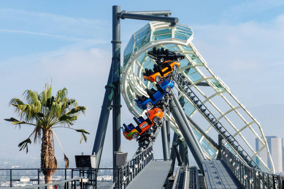 Montanha-russa Fast & Furious: Hollywood Drift terá velocidade de até 116 km/h e tecnologia de rotação de 360º