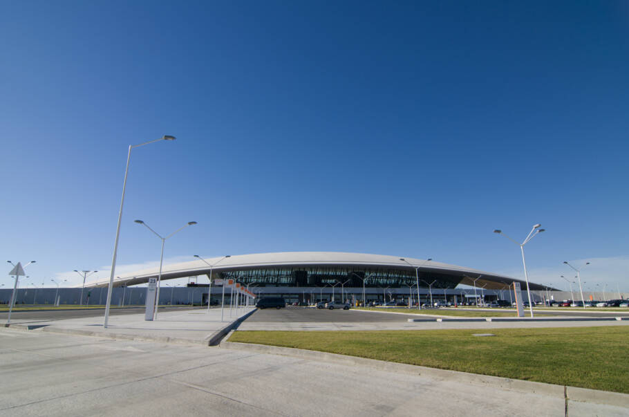 Aeroporto Internacional de Carrasco fica a 20 km do centro de Montevidéu