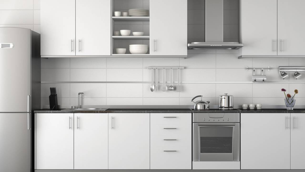 Pare de usar produtos químicos fortes que riscam o MDF. Confira o segredo do vinagre diluído e conquiste uma limpeza de luxo com economia real agora mesmo.