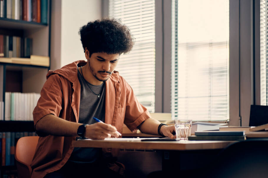 Instituto Max Fabiani abre programa de bolsas que une auxílio financeiro, mentoria e saúde mental para jovens talentos