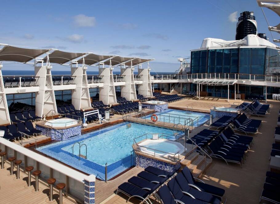 A maioria dos cruzeiros internacionais oferece um conjunto padrão de serviços