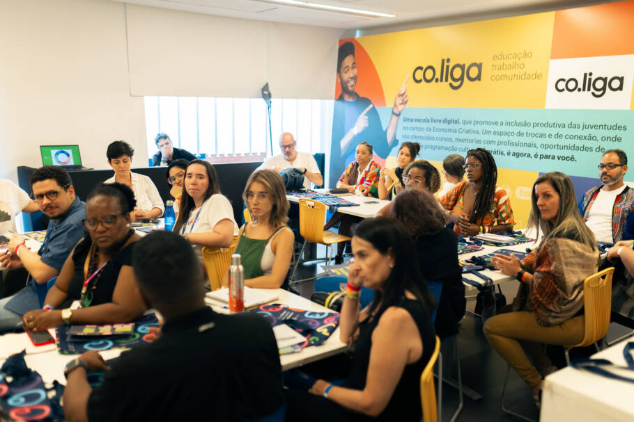 Cursos gratuitos em inteligência artificial têm objetivo de democratizar o uso da tecnologia no Brasil