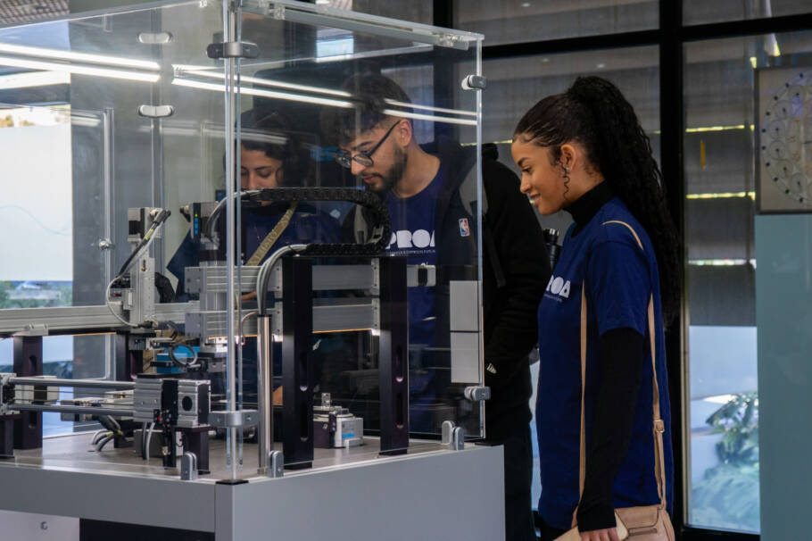 Com inscrições até 7 de junho, curso gratuito semipresencial é voltada a estudantes de escola pública em São Paulo