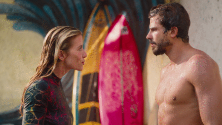 Os protagonistas de “De Volta à Bahia” Lucca Picon e Barbara França em cena do filme.