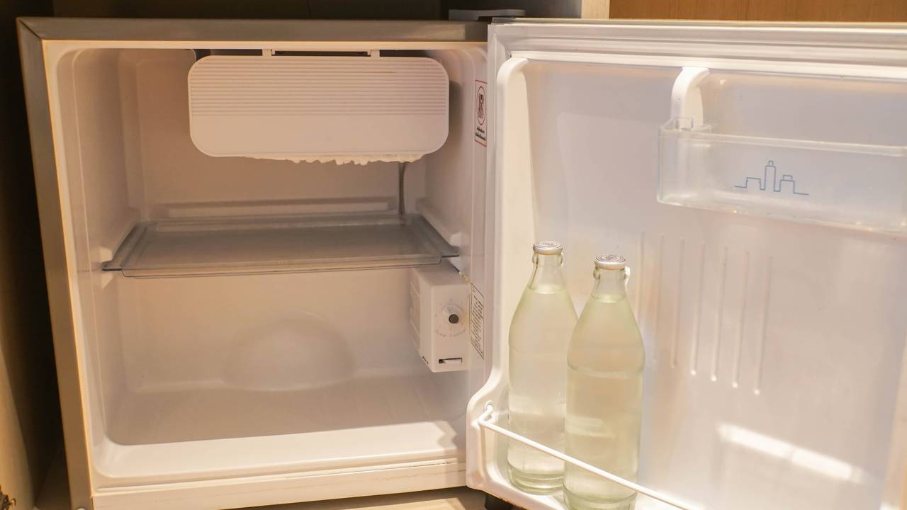 O excesso de gelo nas paredes pode ser culpa do freezer vazio. Saiba como organizar o espaço interno para evitar a entrada de ar úmido.