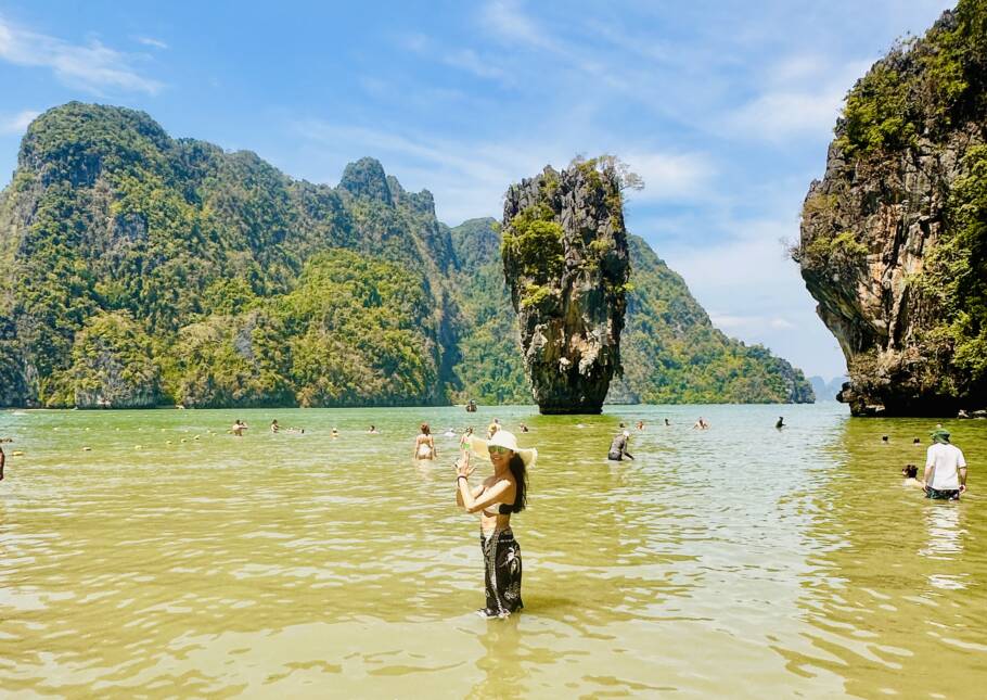 Ilha do James Bond é visitada em um passeio de dia todo, que inclui caiaque e exploração de caverna