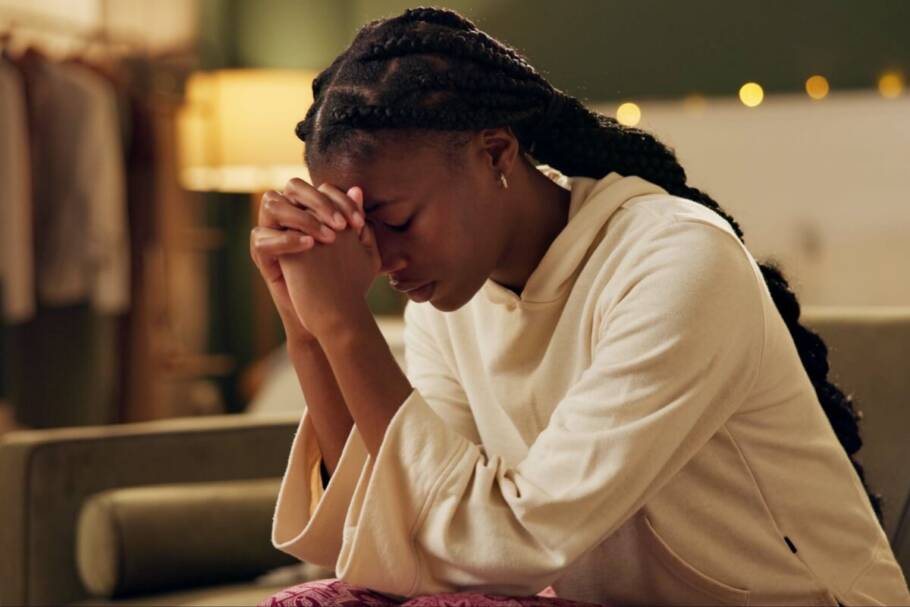 Seja direto ao pedir ajuda a Ogum (Imagem: PeopleImages.com – Yuri A | Shutterstock)