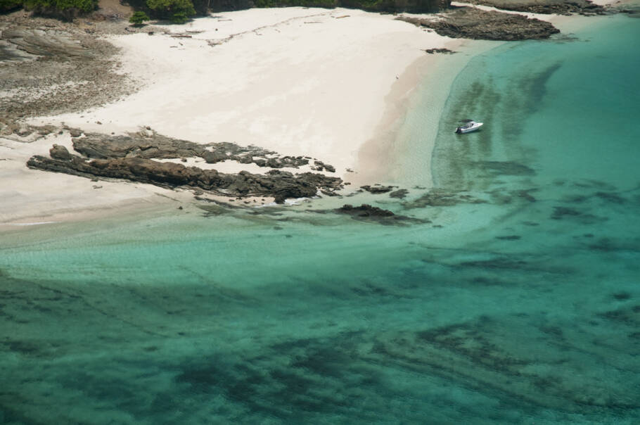 Praia em Pacheca island, no arquipélago de Las Perlas, na costa do Pacífico panamenho