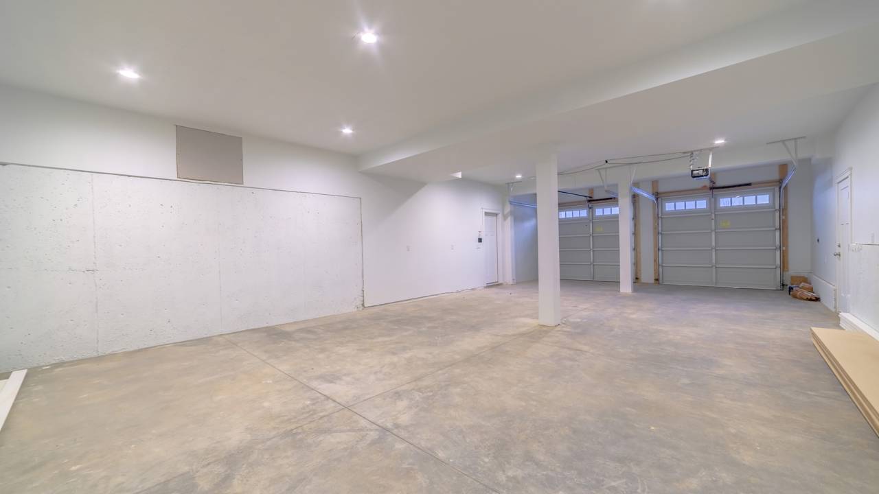 Três lâmpadas acesas sem necessidade podem custar mais de R$ 600 por ano. Conheça 5 hábitos simples de iluminação que reduzem o desperdício sem tirar o conforto da sua família.