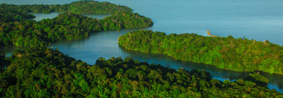 Vista aérea do rio Chagres, no Parque Nacional Chagres