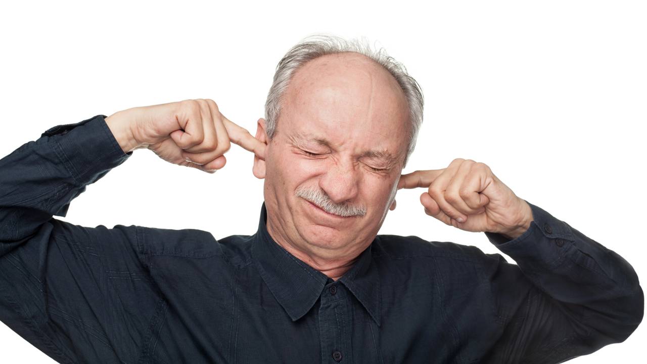 Você ouve ruídos ou vozes que ninguém mais escuta? Entenda por que o estresse e o cansaço extremo podem pregar peças no seu cérebro e saiba como agir agora.