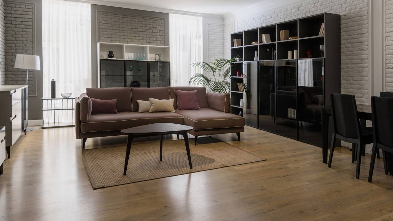 Purga ou alergia? Saiba diferenciar a renovação celular de uma reação negativa em 4 sinais claros. Entenda o ciclo de 28 dias da sua pele e evite irritações desnecessárias.