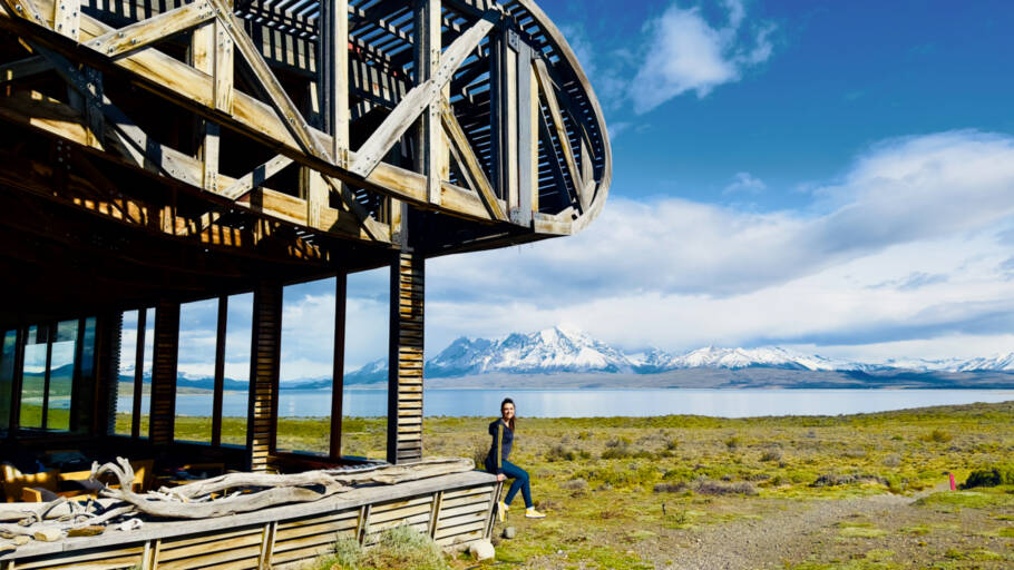 Arquitetura premiada do Tierra Patagonia se camufla na natureza
