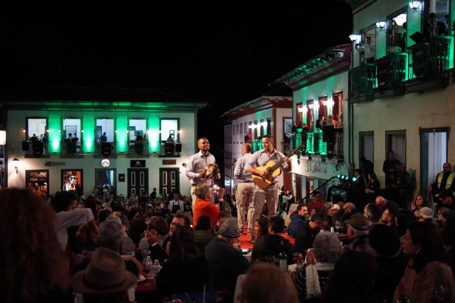 Evento ocupa ruas e sacadas de casarões históricos de Diamantina entre abril e outubro