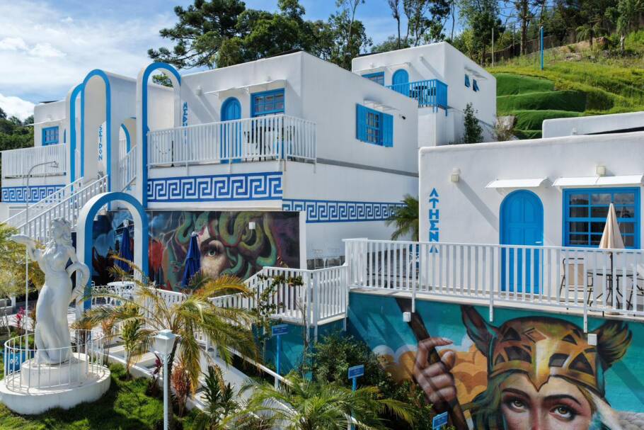Hotel tem elementos associados às ilhas gregas