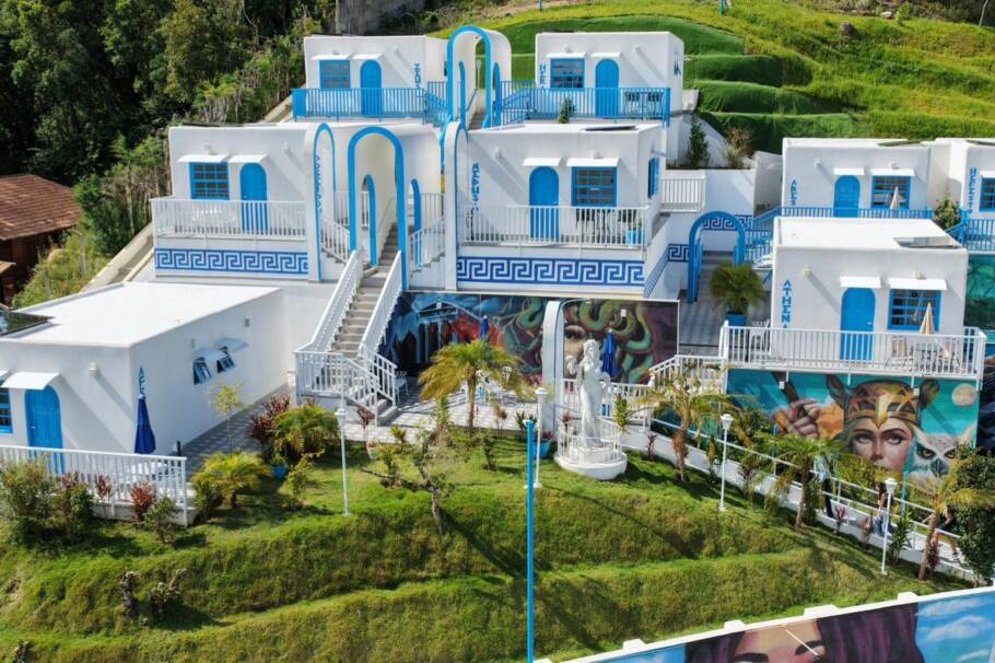 Vistas dos quartos do Vila Grega Hotel, em Campos do Jordão (SP)