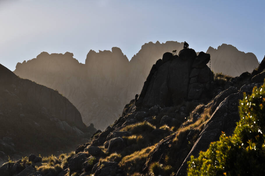 Pico das Agulhas Negras é o ponto mais alto do Parque Nacional do Itatiaia