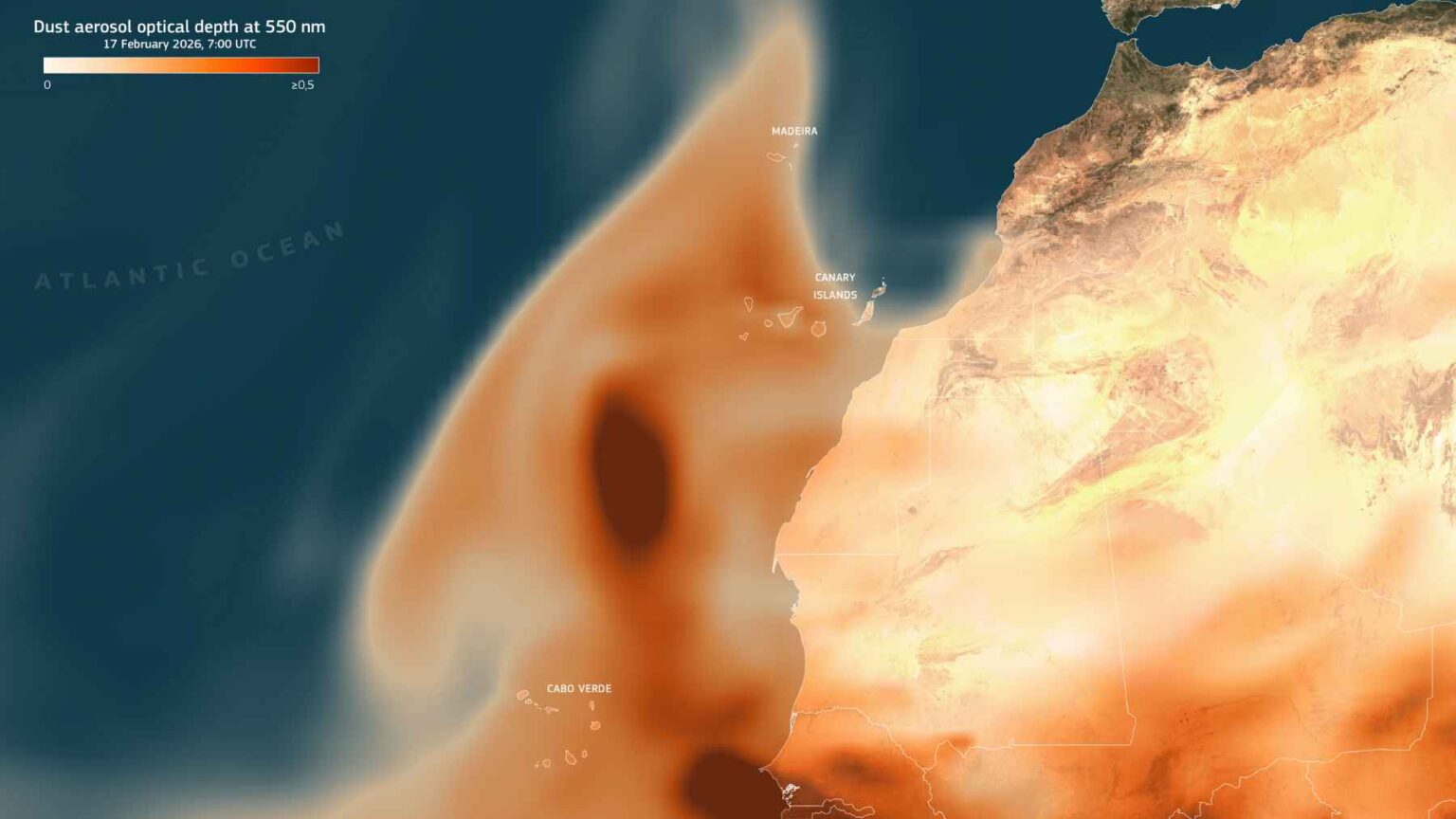 Desde meados de fevereiro de 2026, um amplo evento de calima tem empurrado poeira do Saara pelo Atlântico oriental, provocando alertas ao ar livre nas Ilhas Canárias e Cabo Verde e piora da qualidade do ar na Madeira, com previsões de que a pluma se deslocará em direção ao noroeste da Europa nos dias seguintes.
