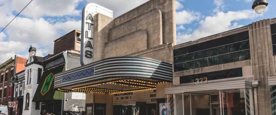 O Atlas Performing Arts Center é o coração cultural da região