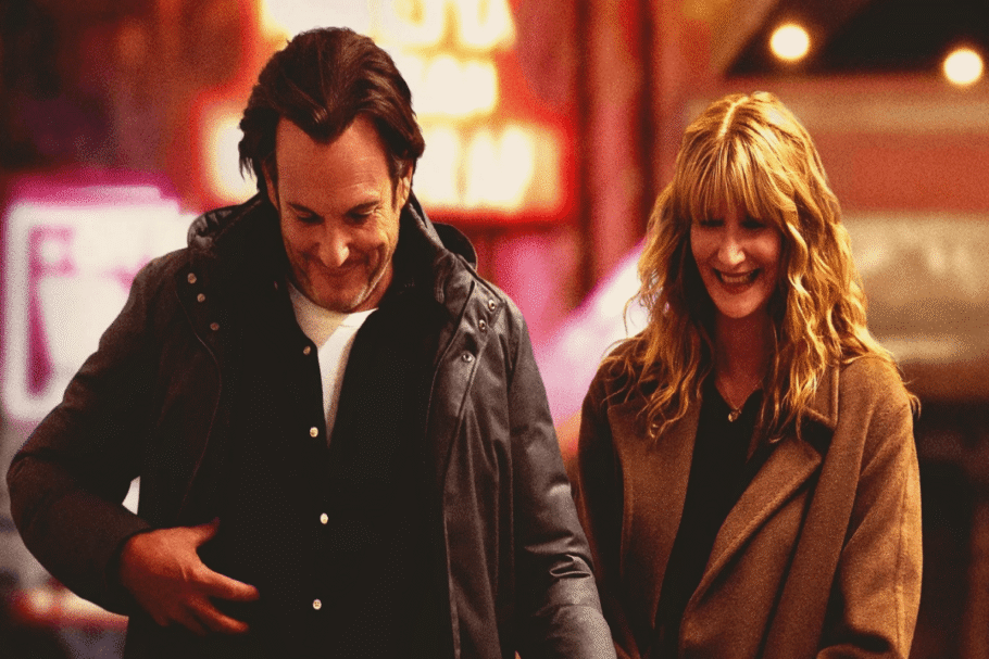 Em “Isso Ainda Está de Pé?”, um casal separado tenta reconstruir a vida enquanto redefine a relação (Imagem: Reprodução digital | Disney+)