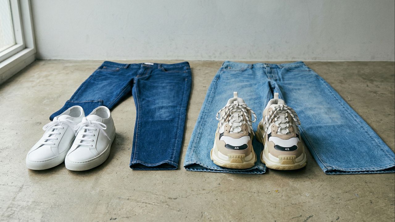O design e o material do tênis definem o equilíbrio visual e o estilo da produção com jeans.