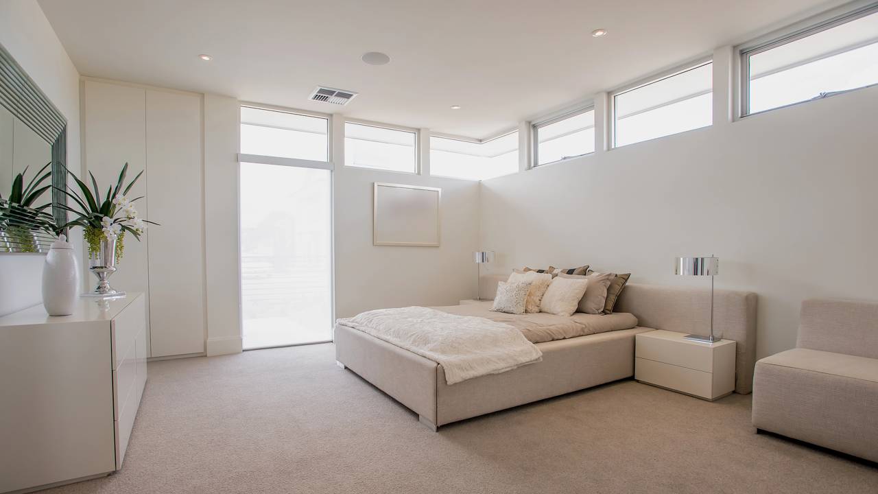 Mude o visual sem reforma! Use tapetes removíveis para renovar a decoração do quarto de forma rápida e barata.