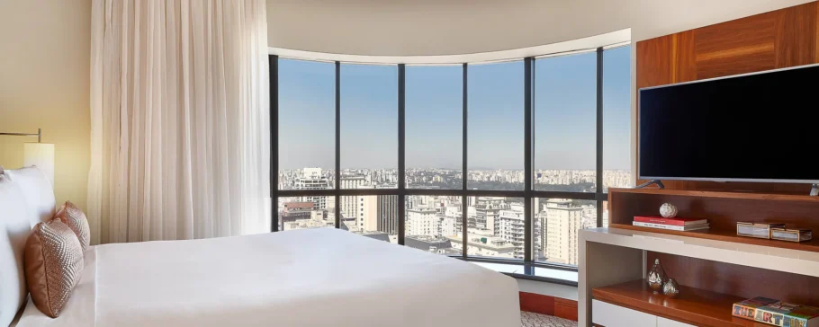 Vista de uma das suítes do Renaissance São Paulo