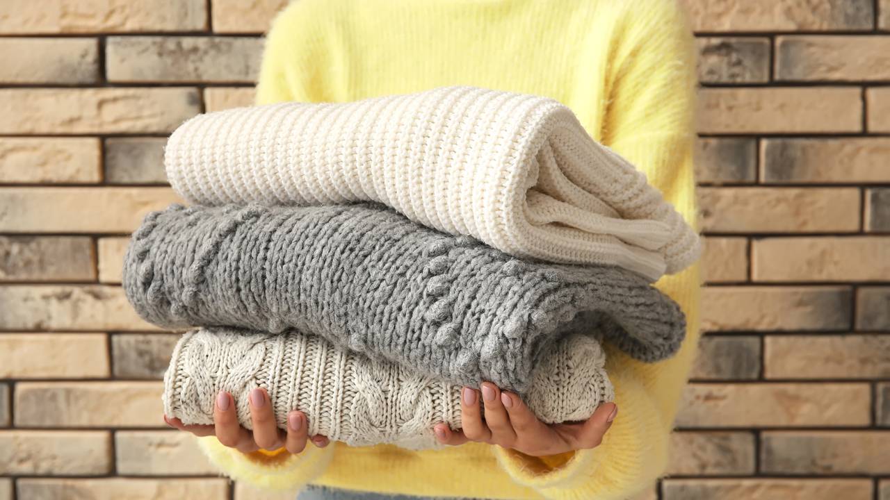 Como lavar suéteres de lã para que não encolham ou formem bolinhas