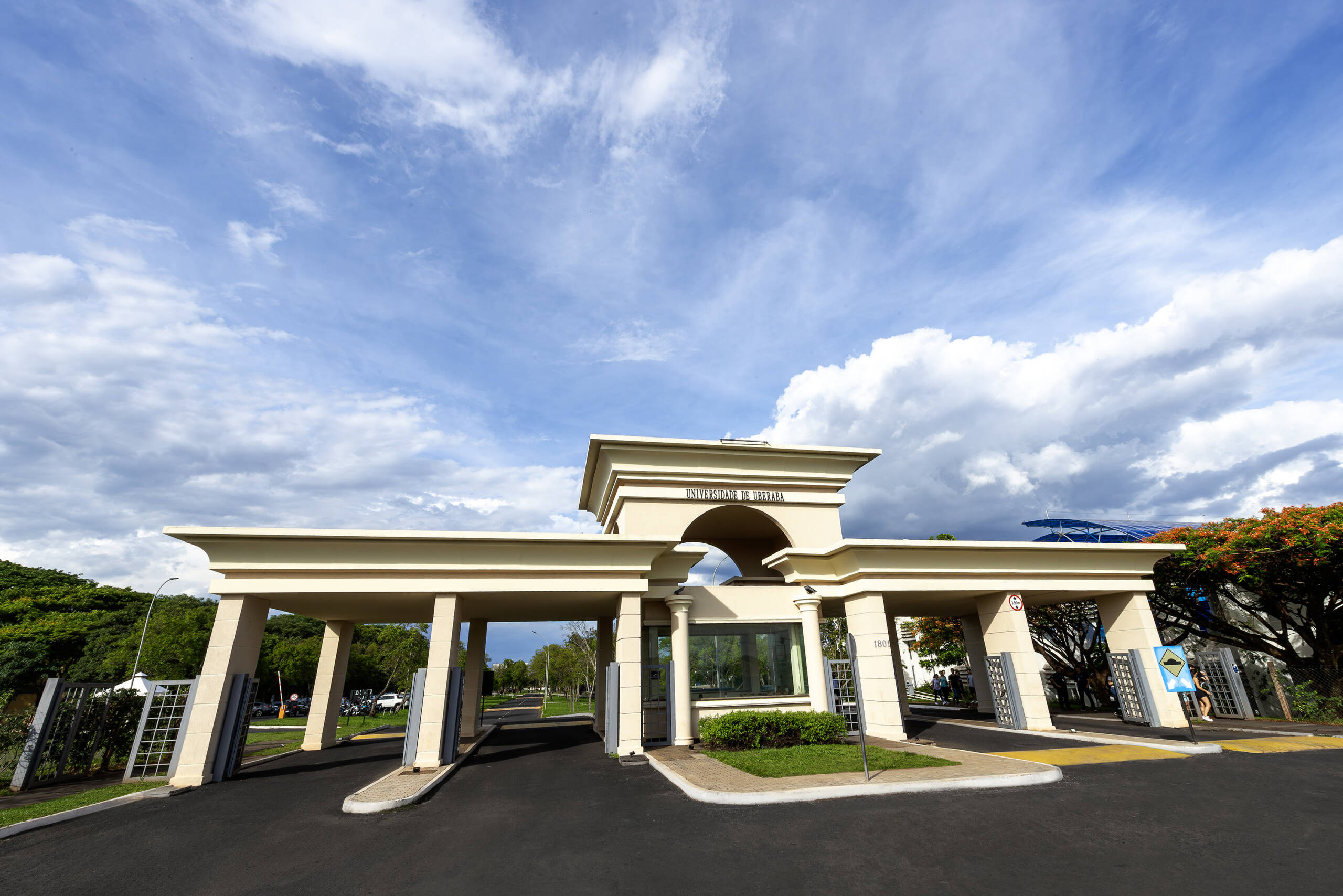 Uniube oferece 2 mil bolsas de estudo 100% gratuitas