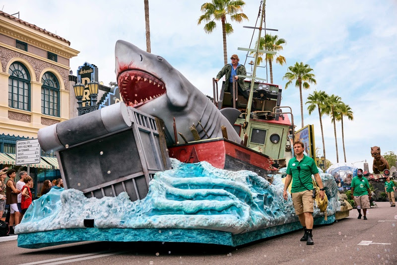 Mega Movie Parade ocorre no parque Universal Studios Florida