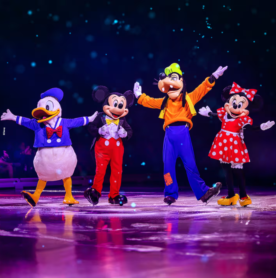 Conduzido por Donald, Mickey, Pateta e Minnie, o espetáculo aposta naquela combinação que costuma conquistar o público: emoção, nostalgia e cenários grandiosos
